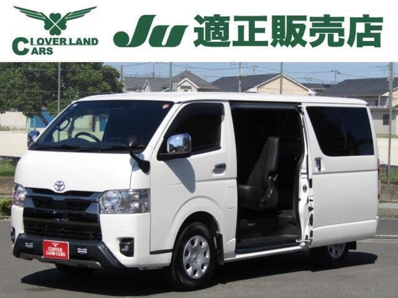 TOYOTA HIACE VAN