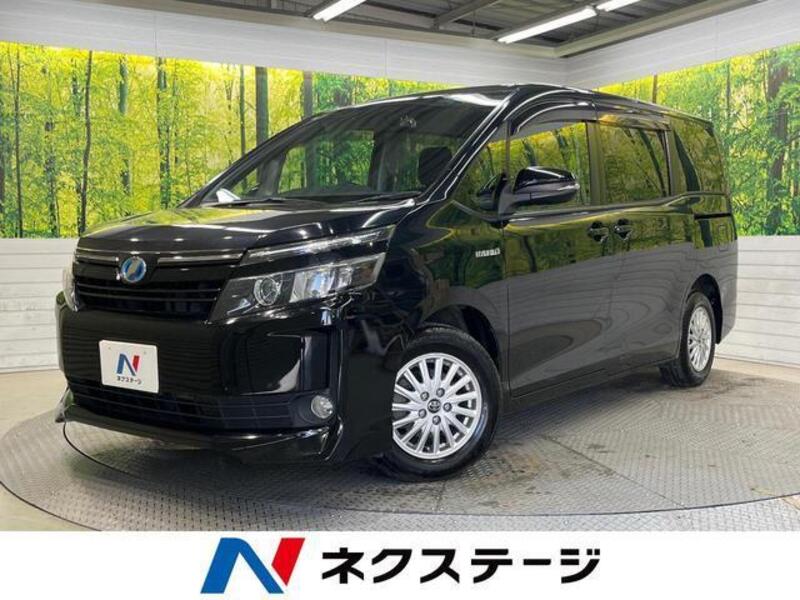 TOYOTA VOXY