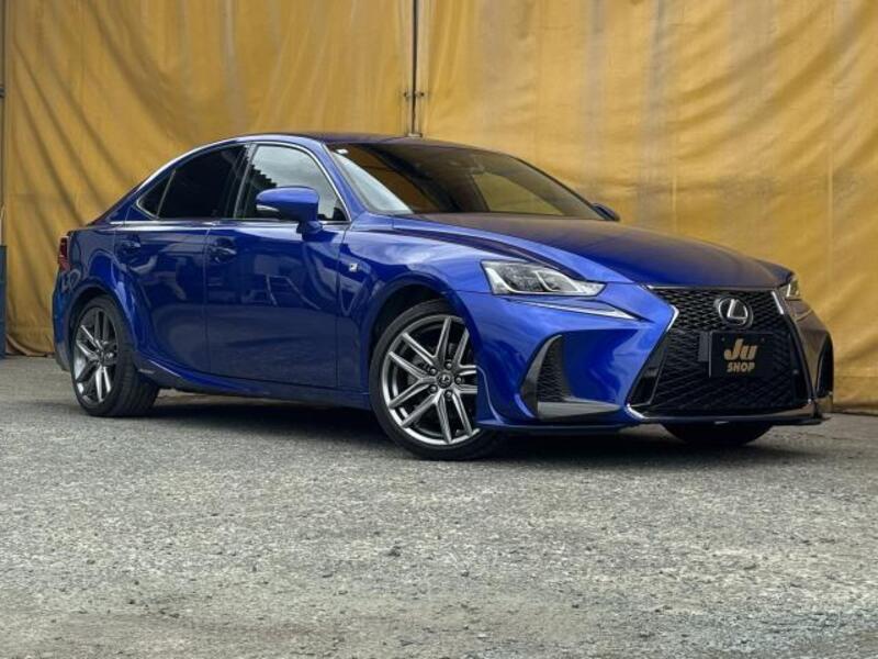 LEXUS IS