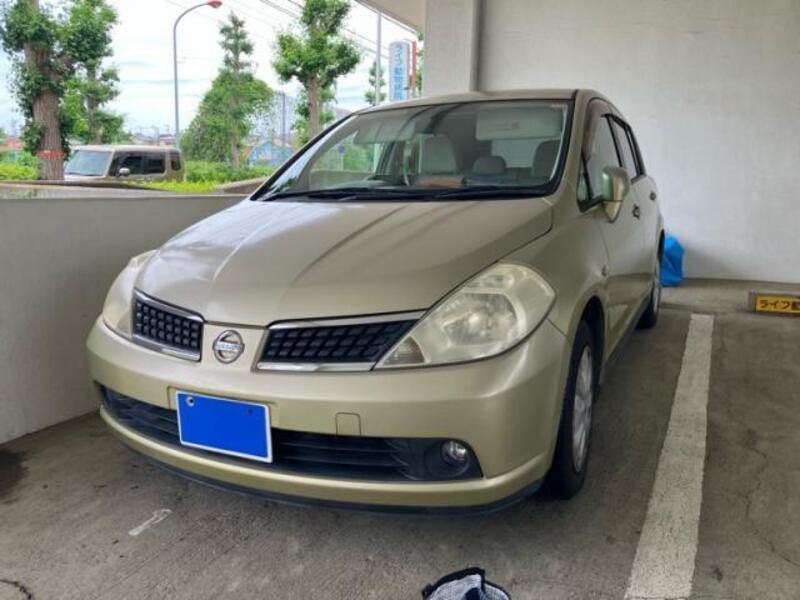 NISSAN TIIDA