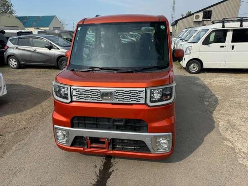 DAIHATSU WAKE