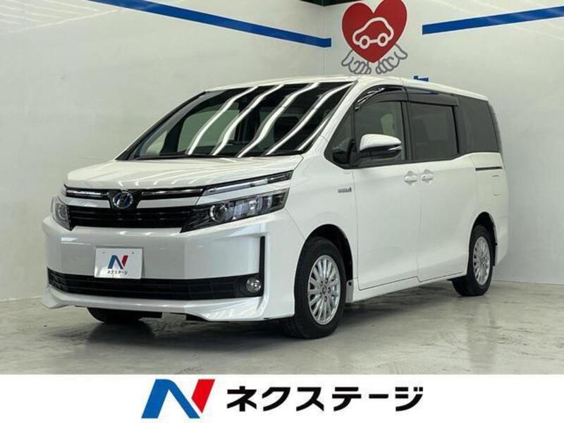 TOYOTA VOXY