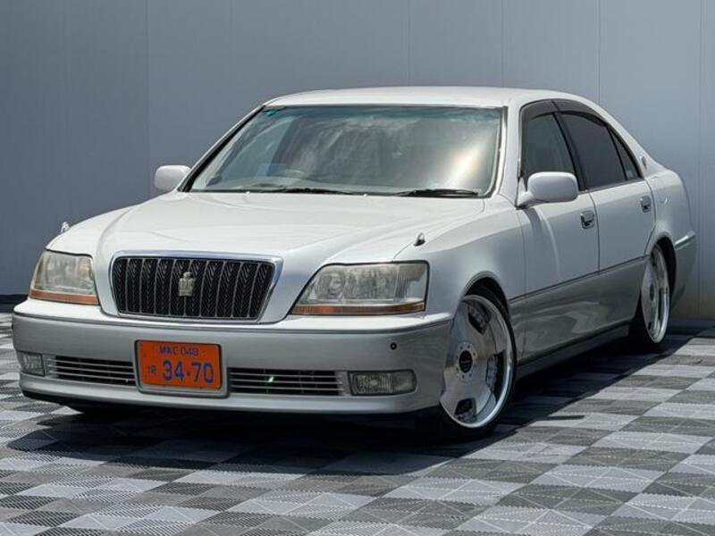 TOYOTA CROWN MAJESTA