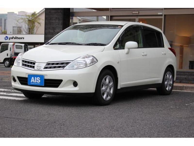 NISSAN TIIDA