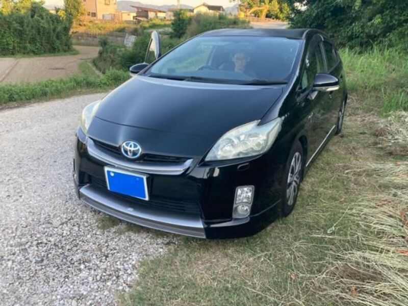TOYOTA PRIUS