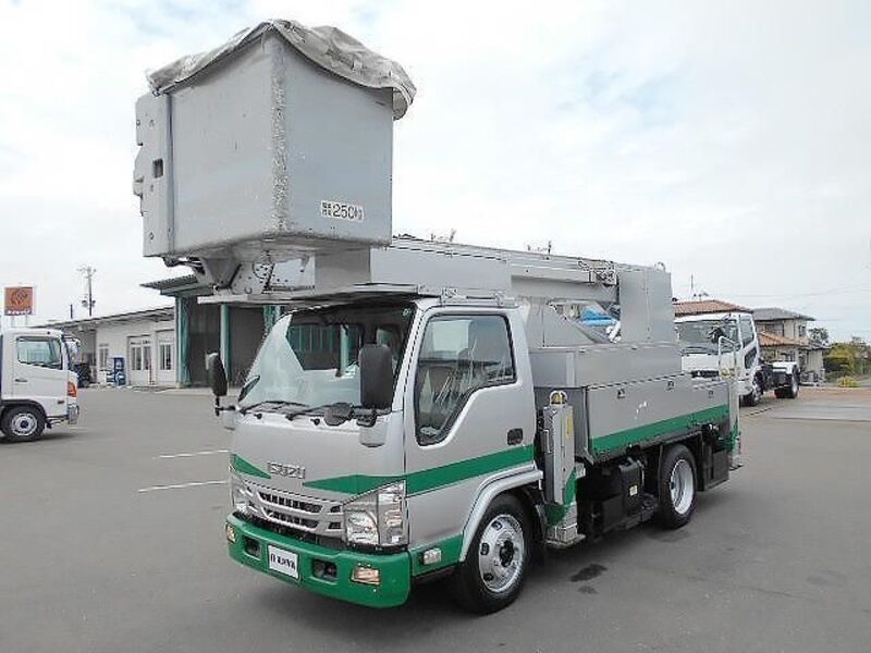 ISUZU ELF