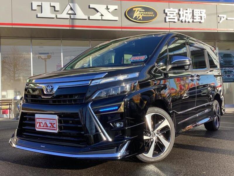 TOYOTA VOXY