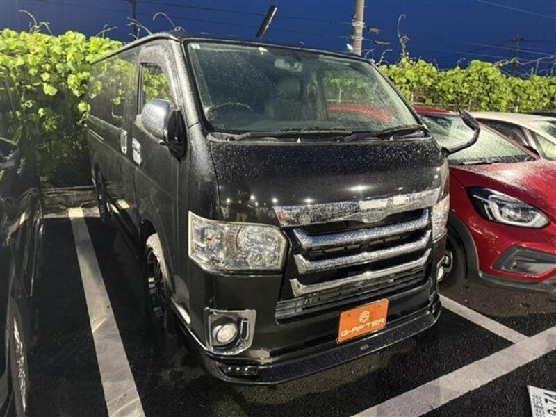 TOYOTA HIACE