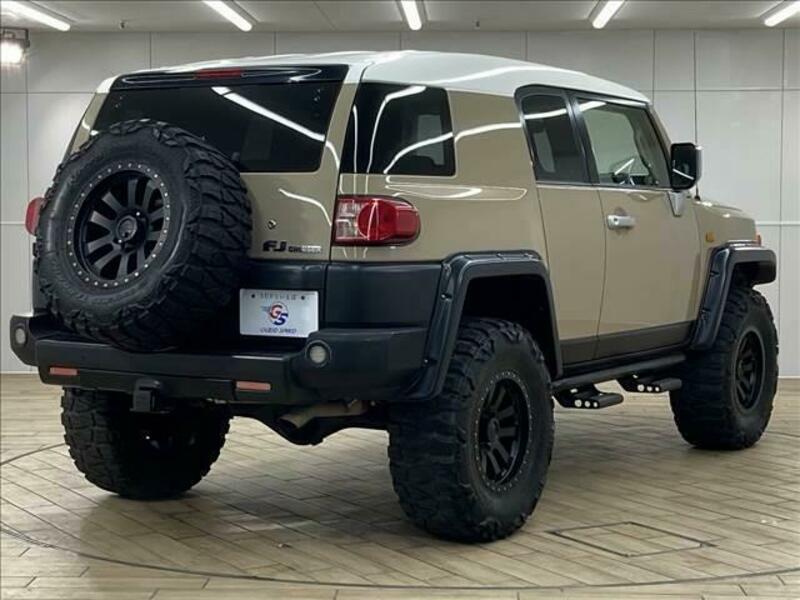 FJ CRUISER-16