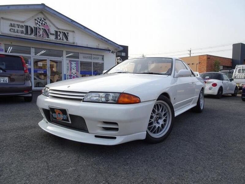 NISSAN SKYLINE