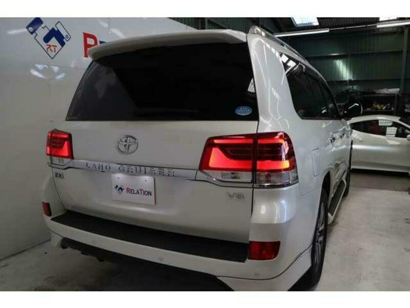 LAND CRUISER
