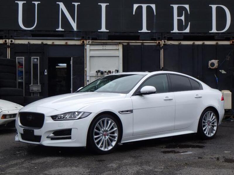 JAGUAR XE