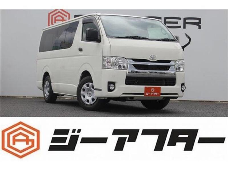 TOYOTA HIACE