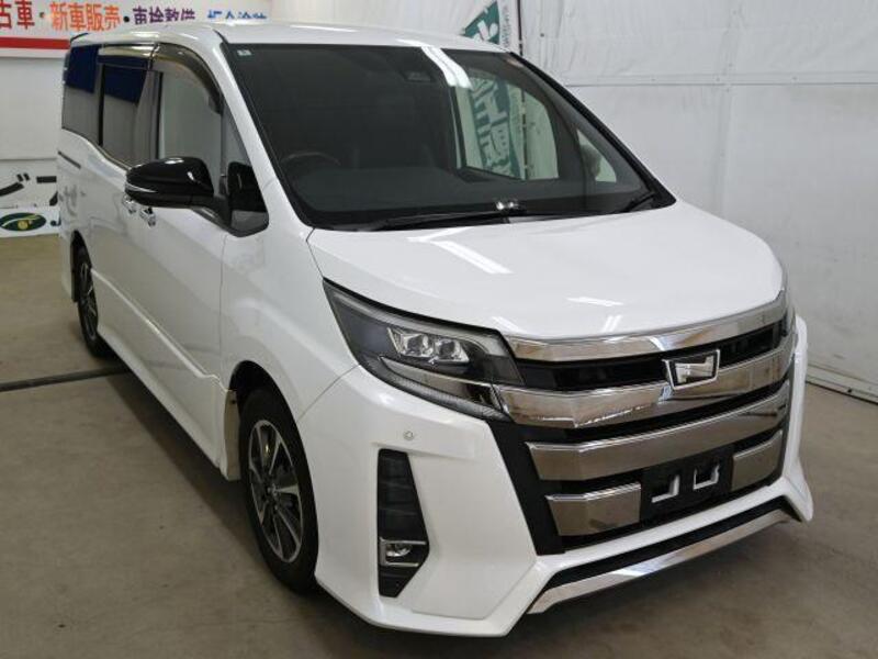 TOYOTA NOAH