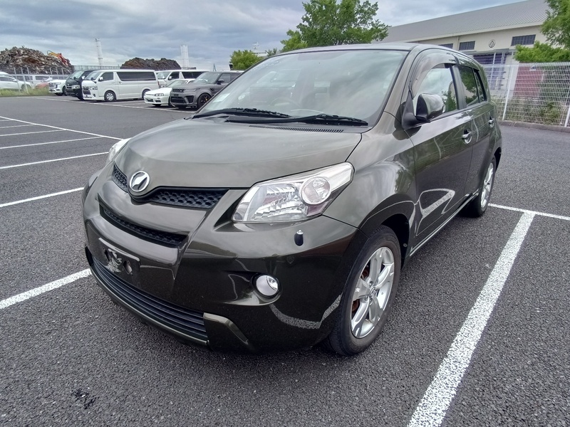 TOYOTA IST