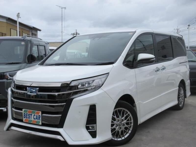 TOYOTA NOAH