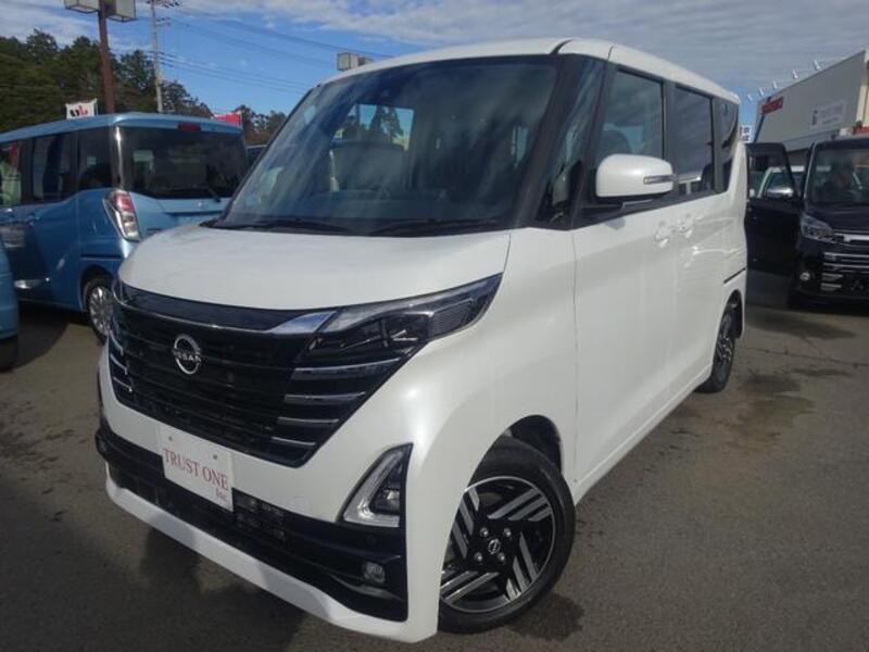 NISSAN ROOX