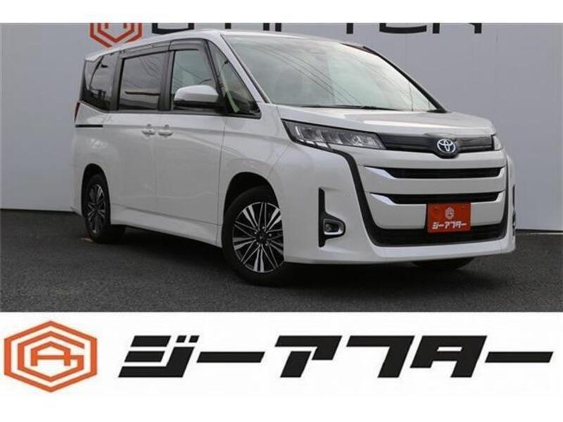 TOYOTA NOAH