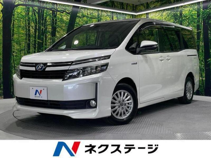 TOYOTA VOXY