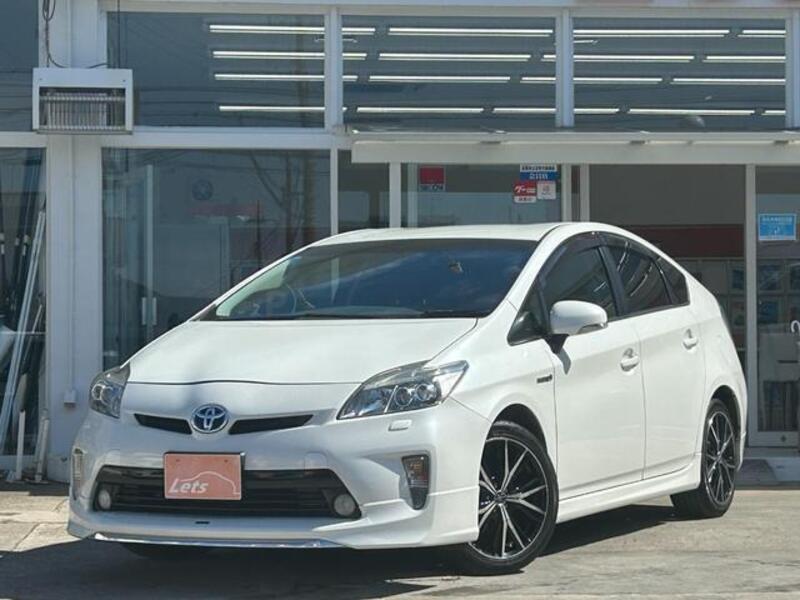 TOYOTA PRIUS