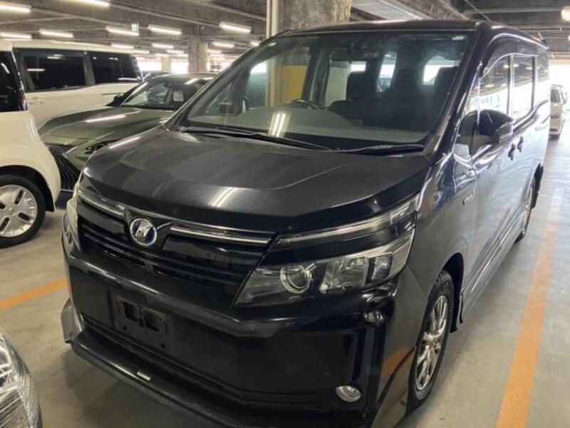 TOYOTA VOXY