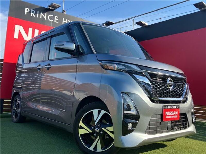 NISSAN ROOX