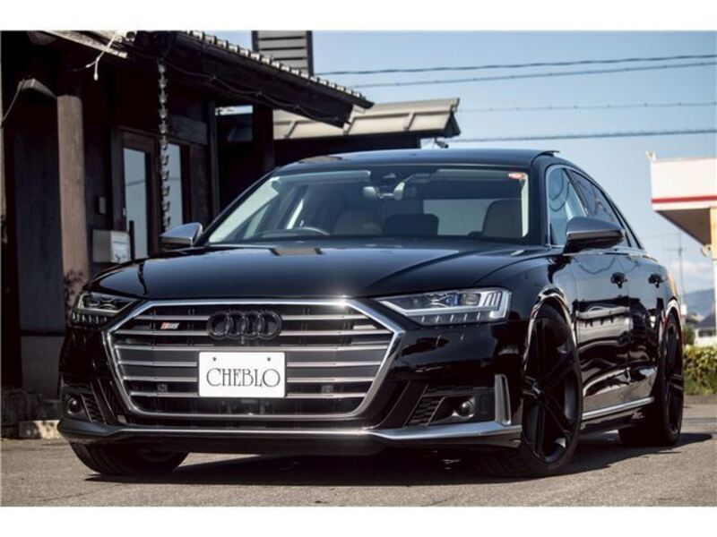 AUDI S8