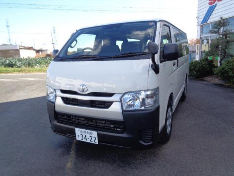 TOYOTA HIACE VAN