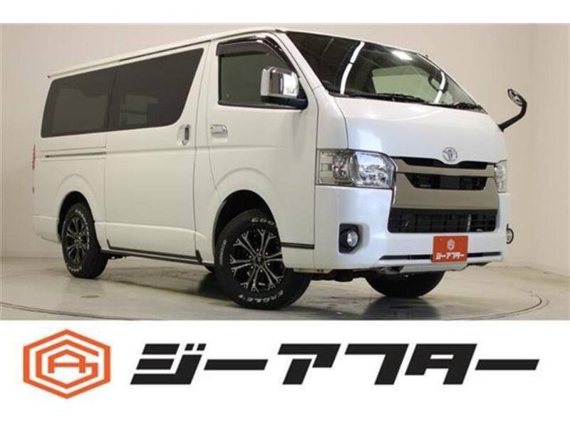 TOYOTA HIACE
