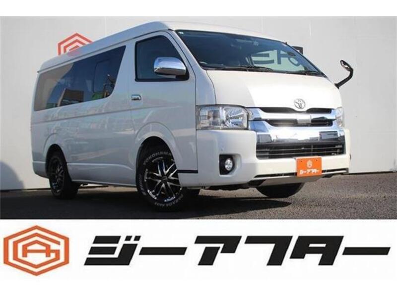TOYOTA HIACE