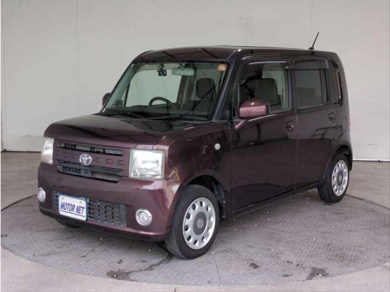 TOYOTA PIXIS SPACE