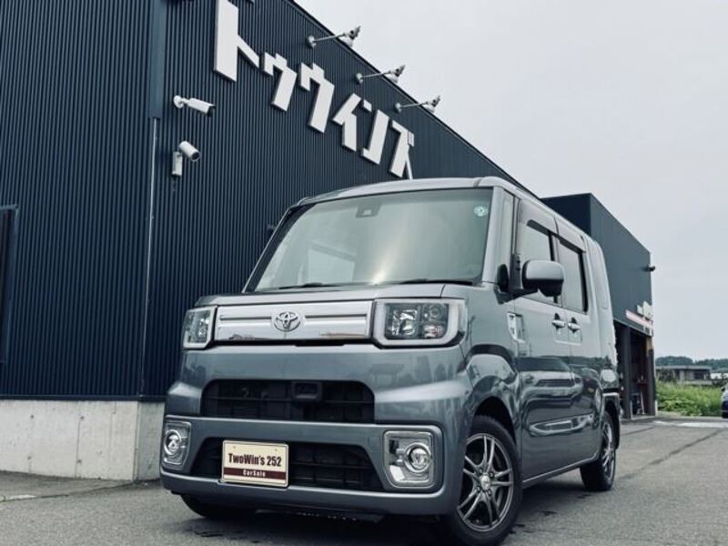 TOYOTA PIXIS MEGA