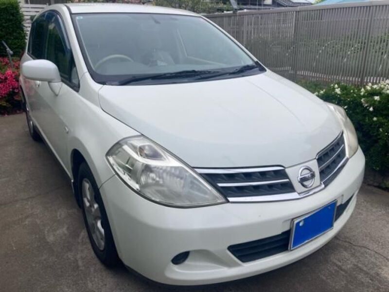 NISSAN TIIDA