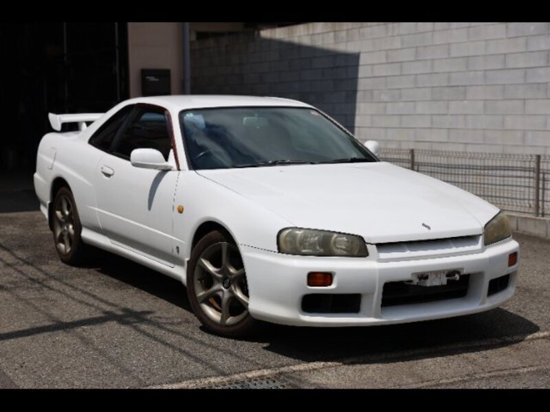 NISSAN SKYLINE
