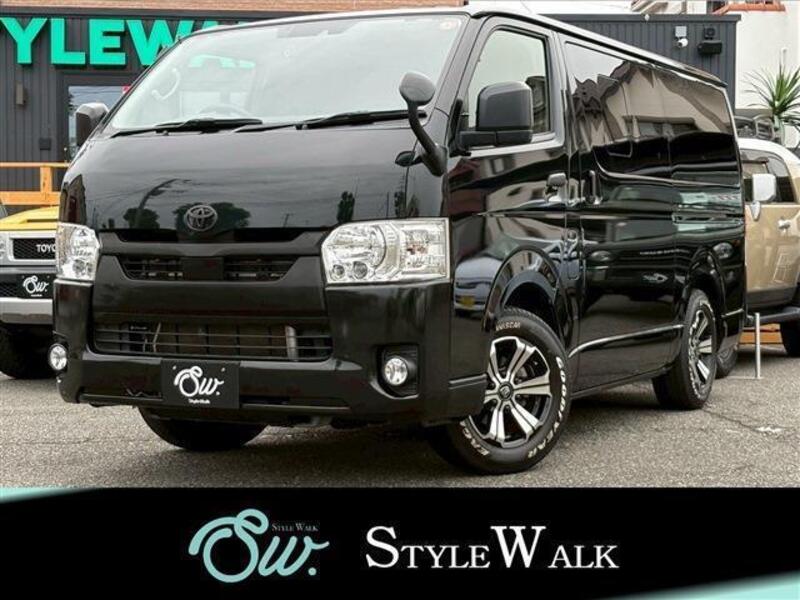TOYOTA HIACE