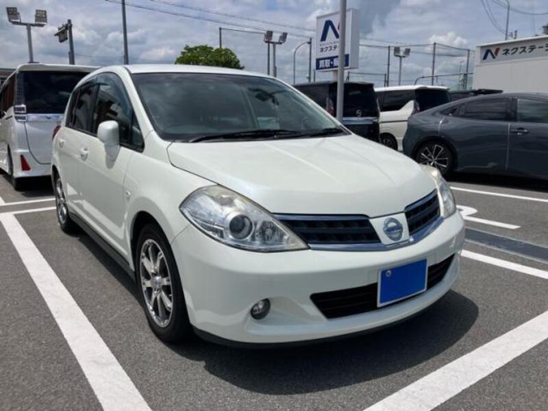 NISSAN TIIDA