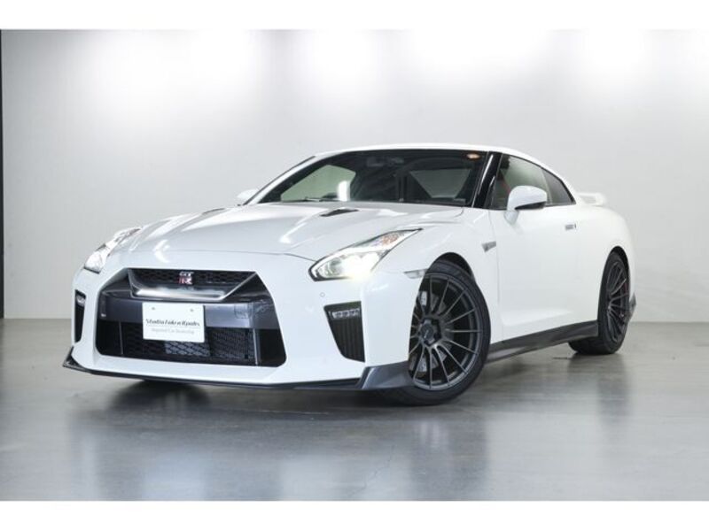 NISSAN GT-R