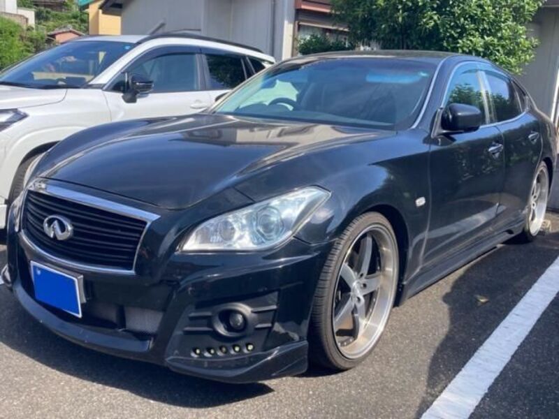 NISSAN FUGA