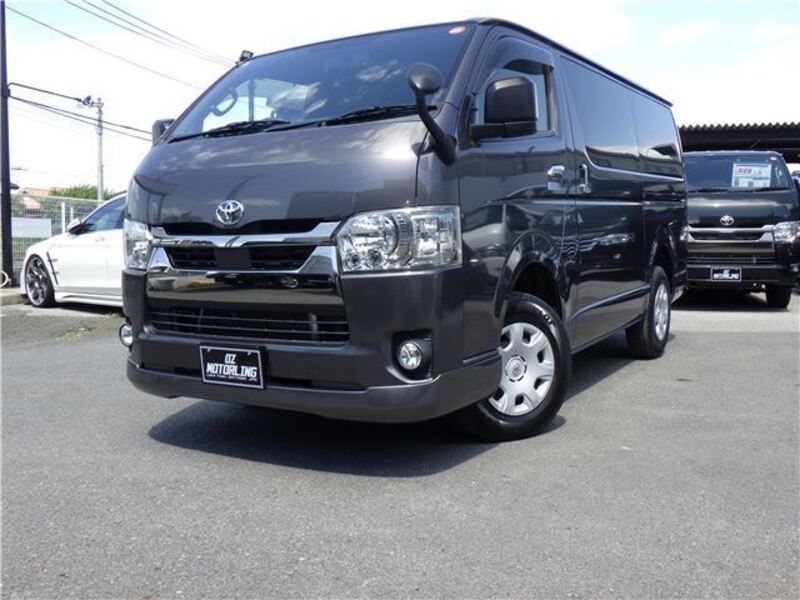 TOYOTA HIACE VAN