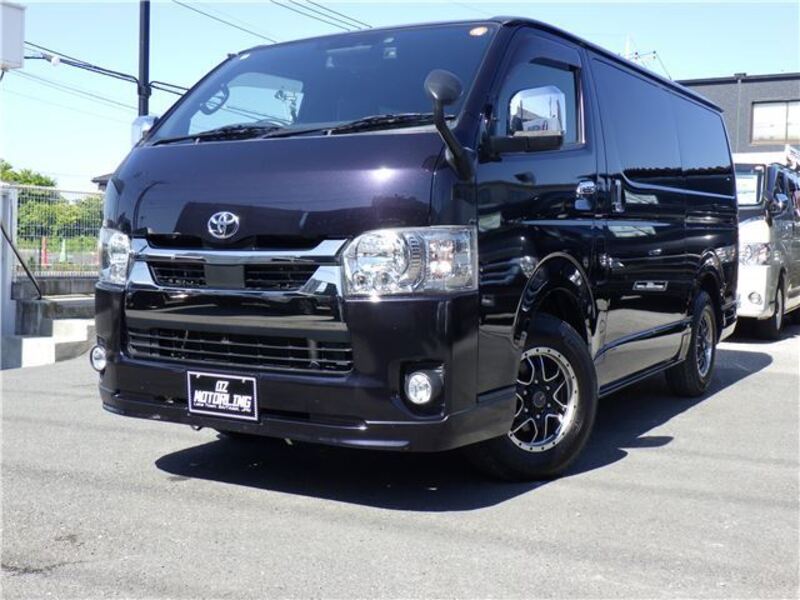 TOYOTA HIACE VAN
