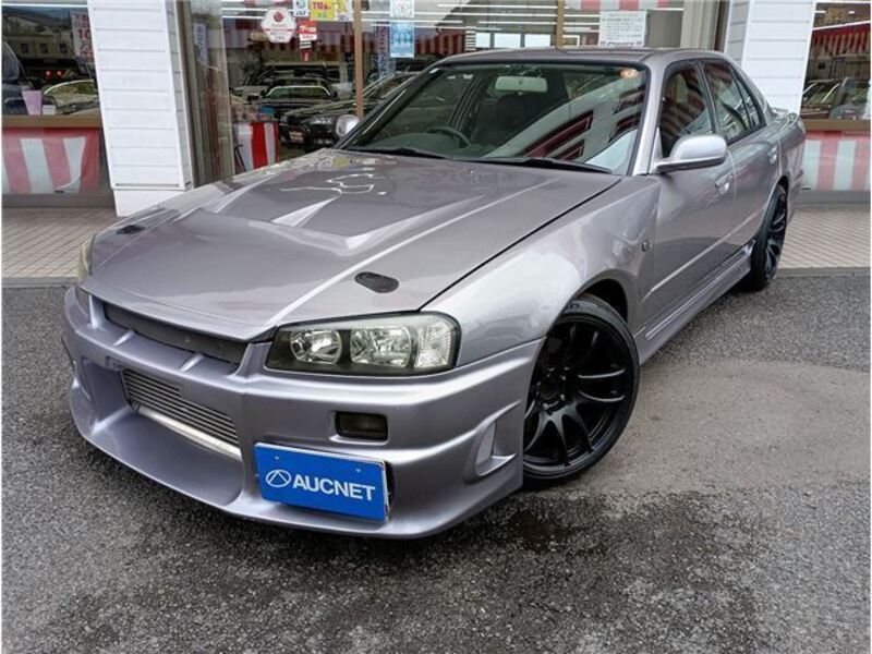 NISSAN SKYLINE