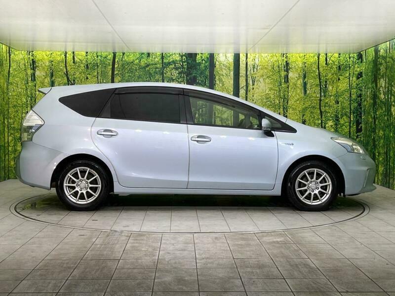 PRIUS ALPHA