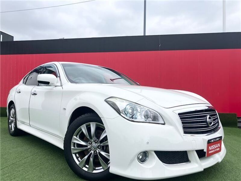 NISSAN FUGA