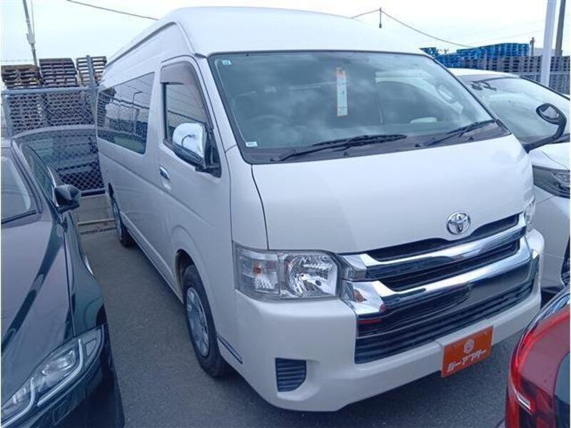 TOYOTA HIACE