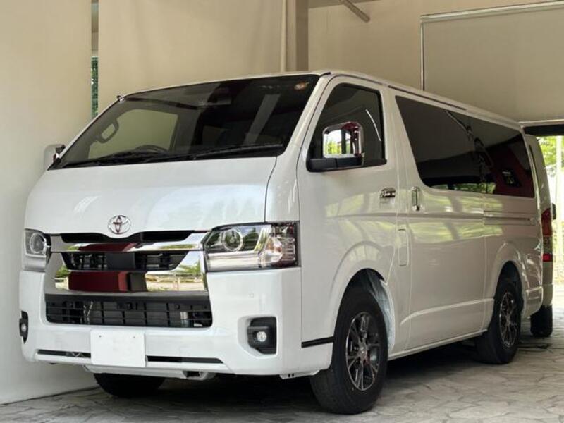 TOYOTA HIACE VAN