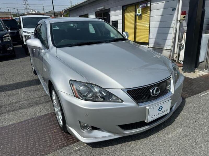 LEXUS IS