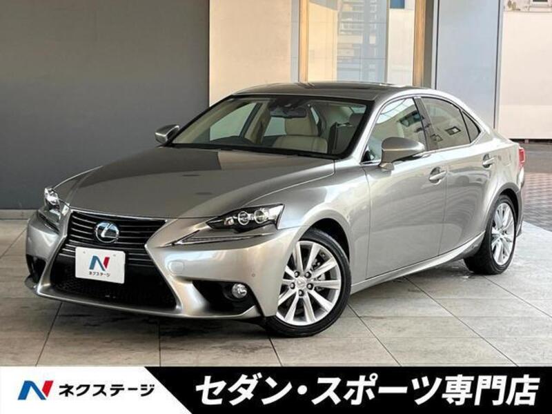 LEXUS IS