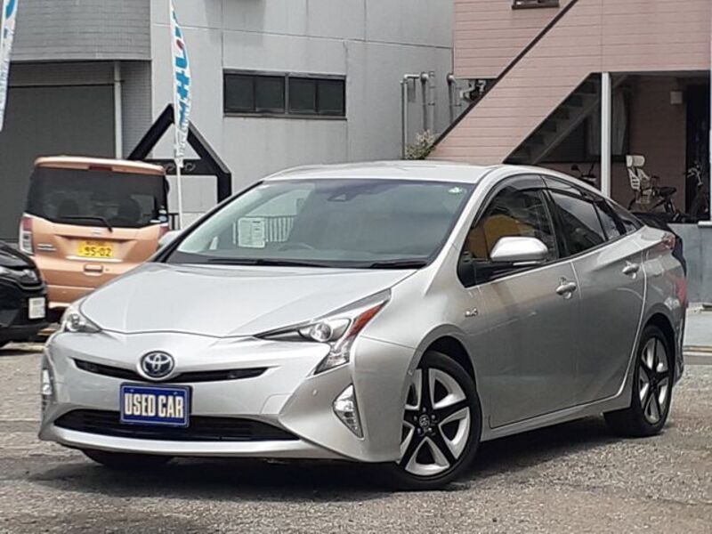TOYOTA PRIUS