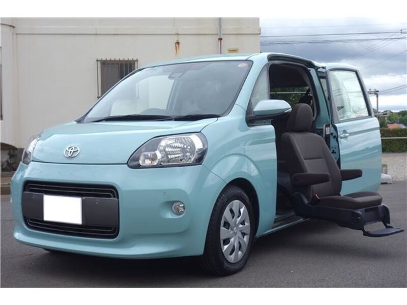 TOYOTA PORTE