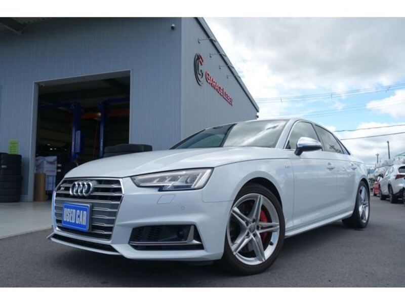 AUDI S4